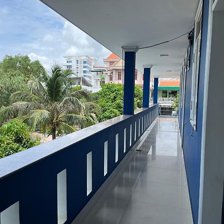 Hoang Oanh Motel Лонгхай Экстерьер фото