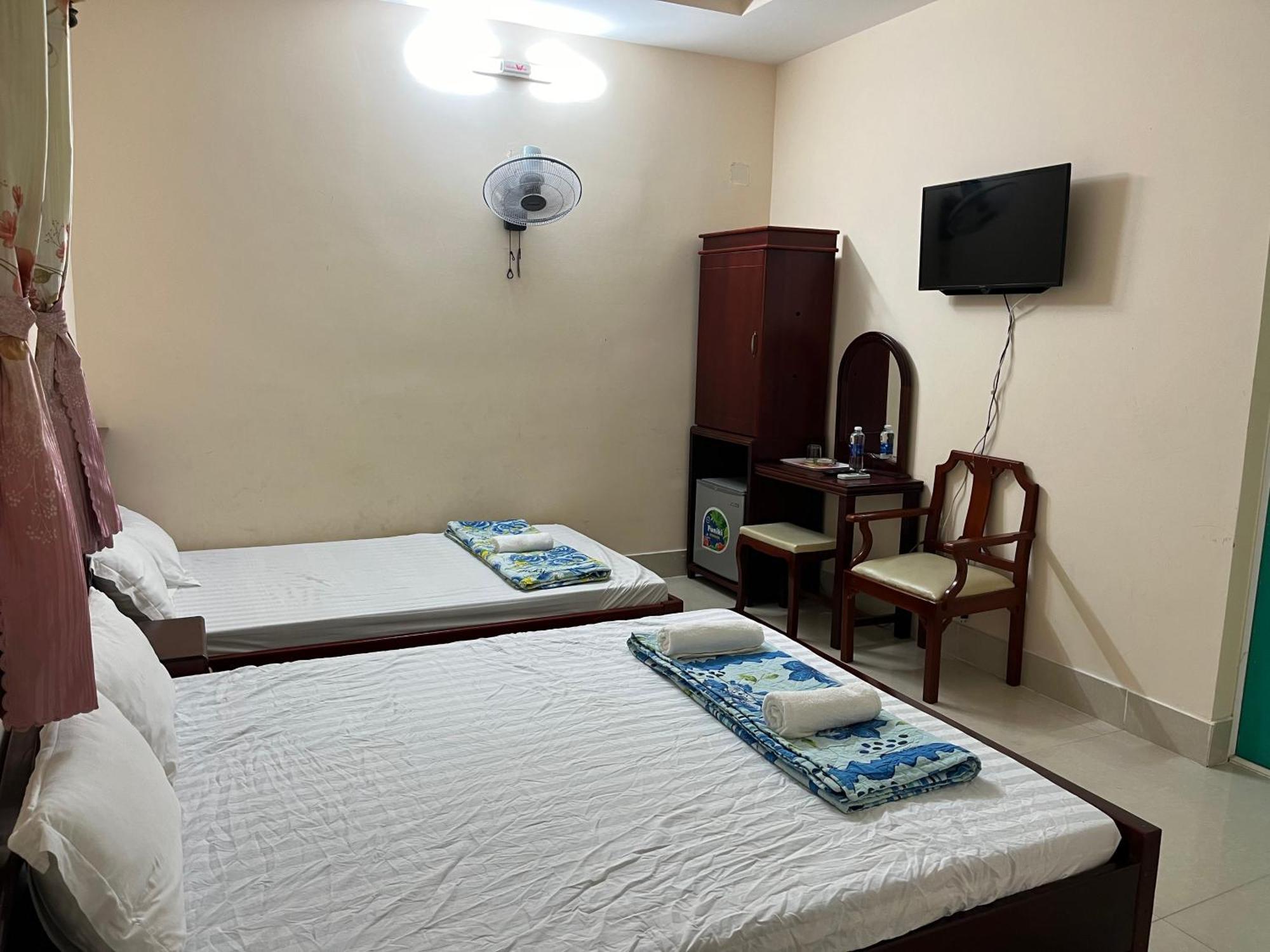 Hoang Oanh Motel Лонгхай Экстерьер фото