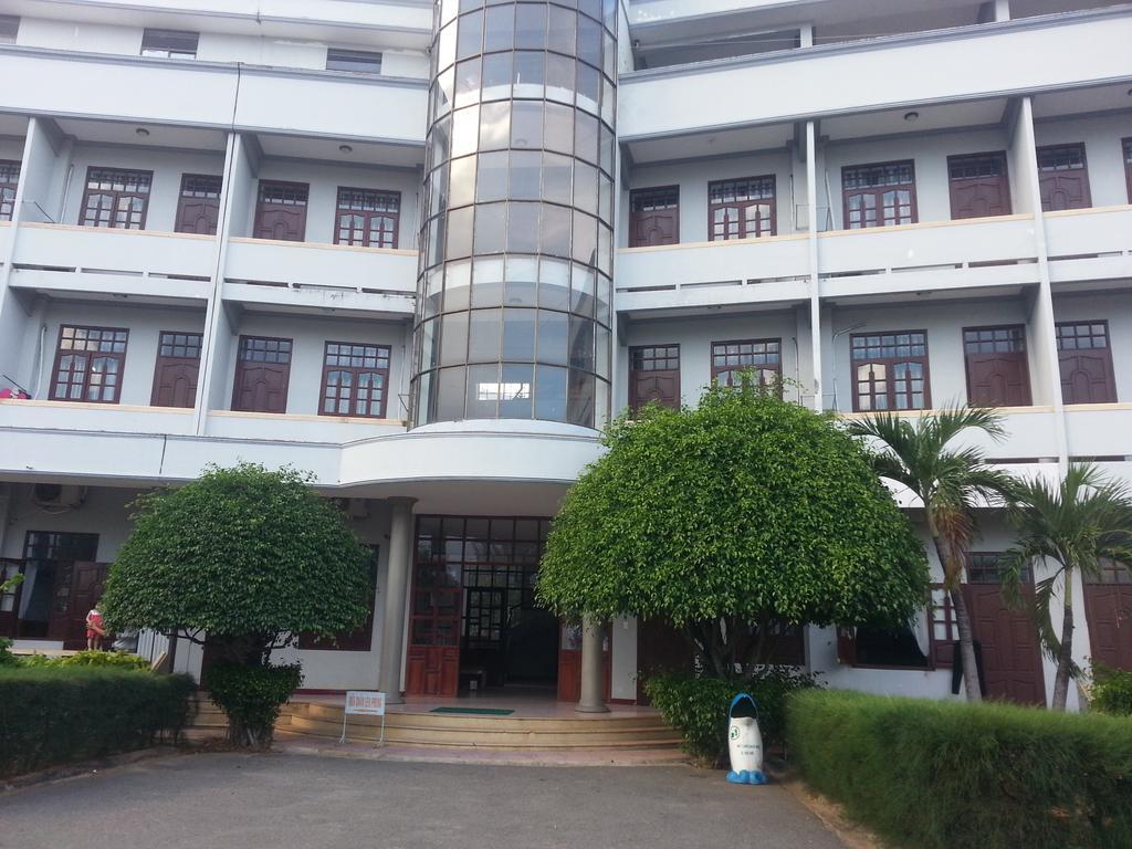 Hoang Oanh Motel Лонгхай Экстерьер фото