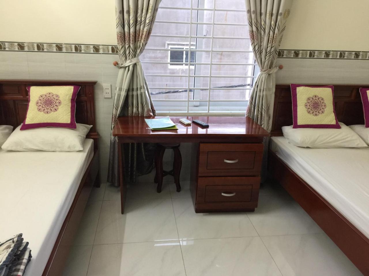 Hoang Oanh Motel Лонгхай Экстерьер фото