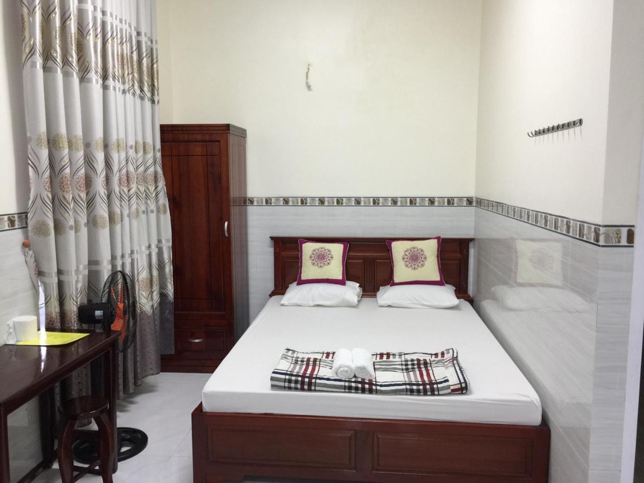 Hoang Oanh Motel Лонгхай Экстерьер фото